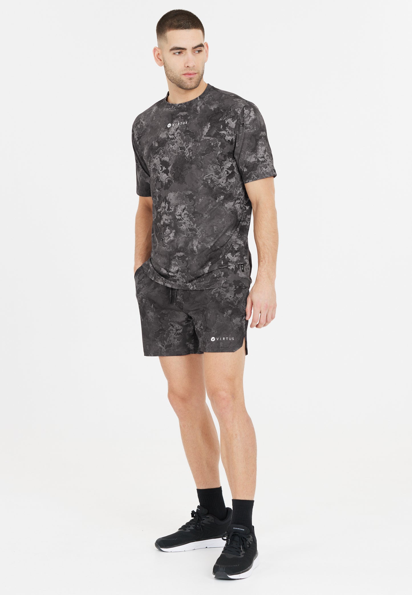 VIRTUS MENS CALLUM PRINTED SHORTS